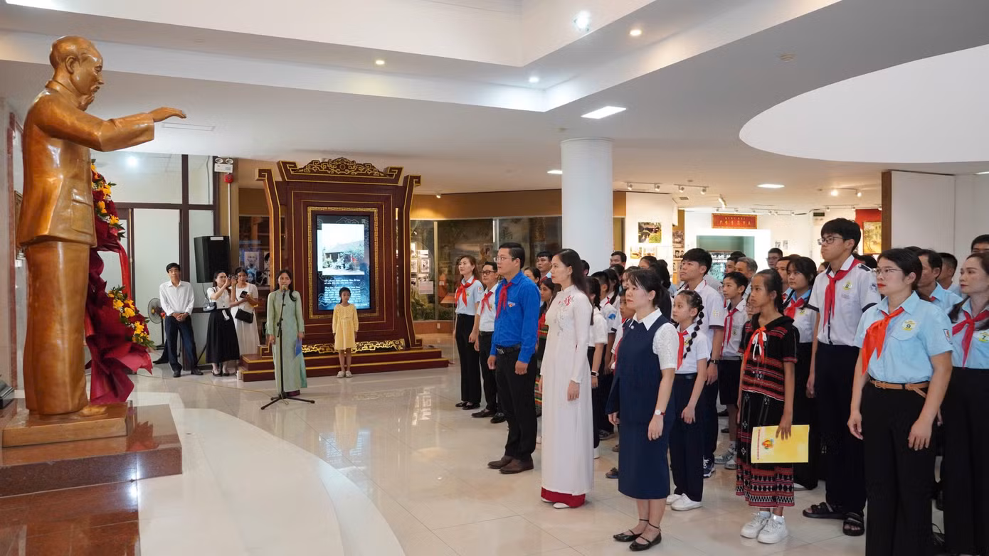 tuyen-duong-tong-phu-trach-doi-2.jpg
