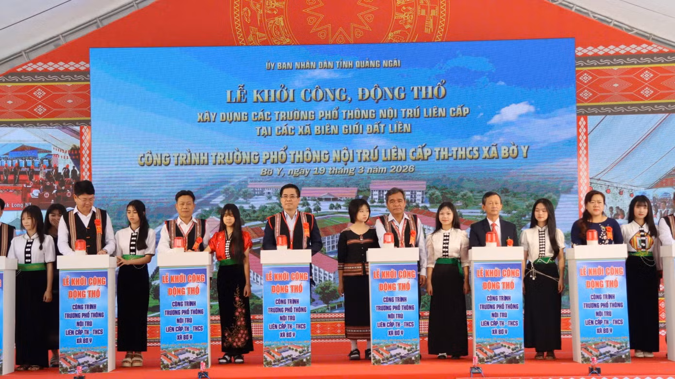 Lãnh đạo tỉnh Quảng Ngãi nhấn nút khởi công, động thổ dự án Trường Phổ thông nội trú liên cấp Tiểu học - THCS tại các xã biên giới Bờ Y.