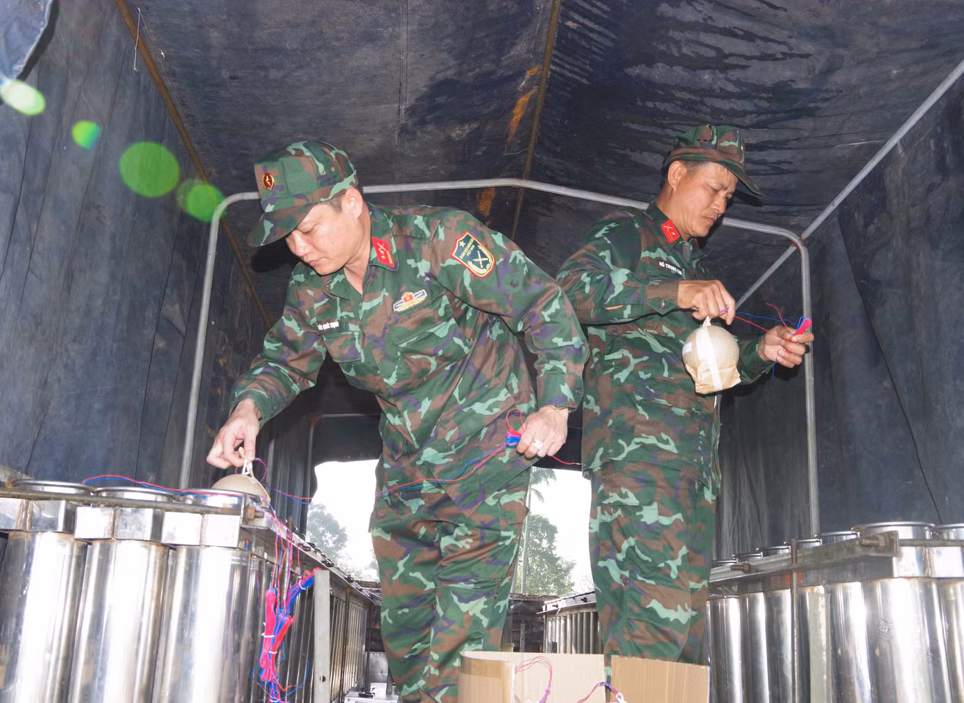 7-tran-dia-phao-hoa-hue.jpg