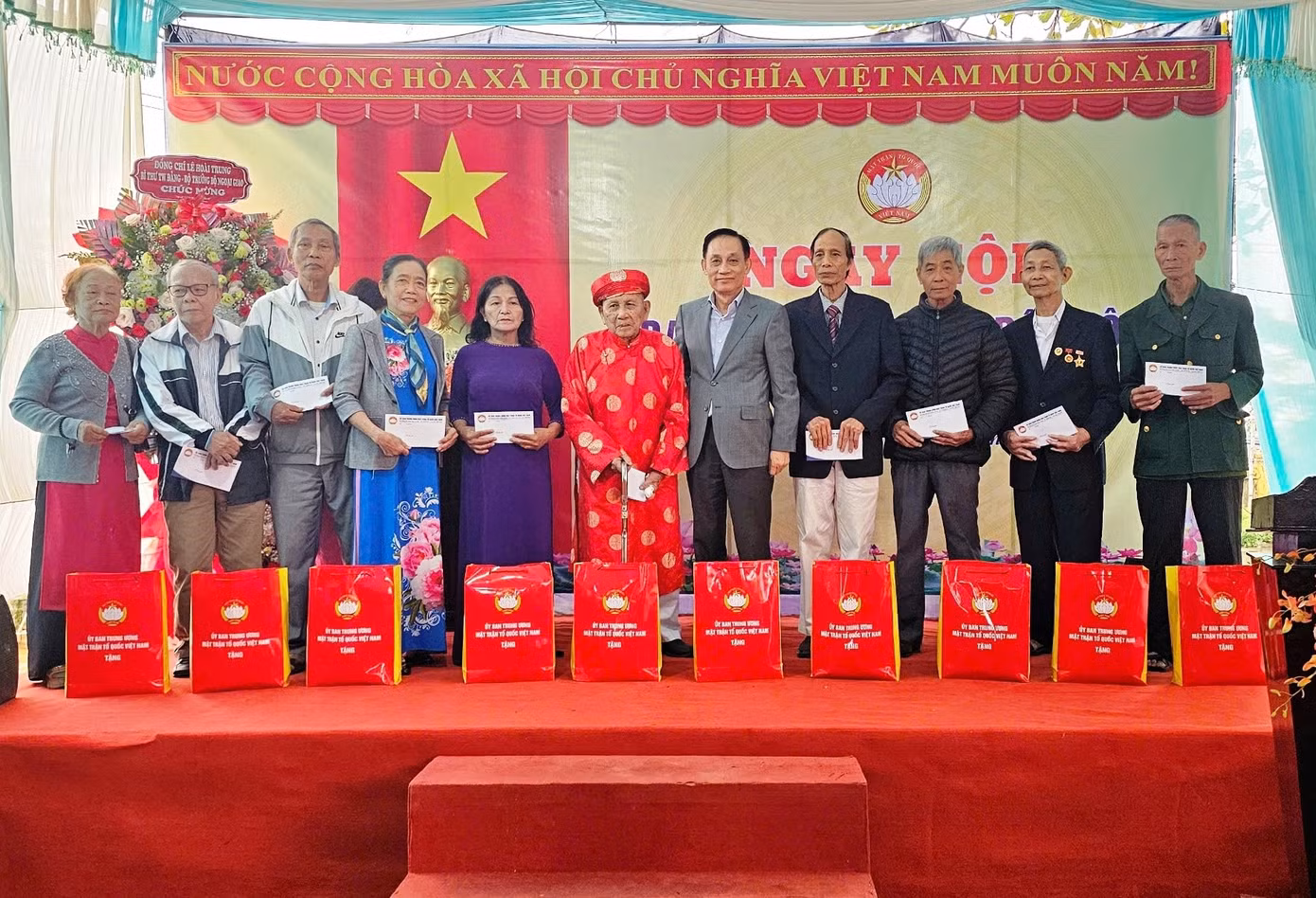 bi-thu-le-hoai-trung-2.jpg