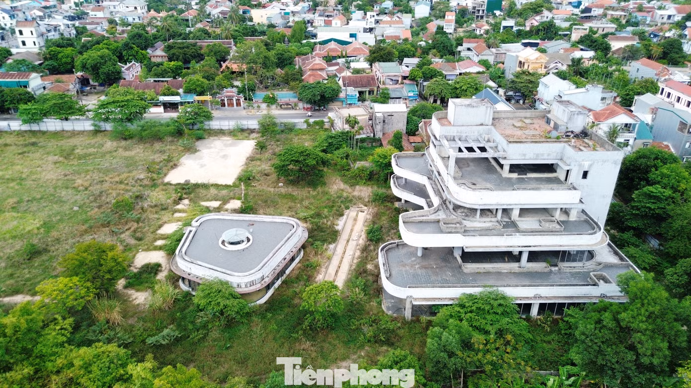 tp-8-dat-vang-ven-song-huong.jpg