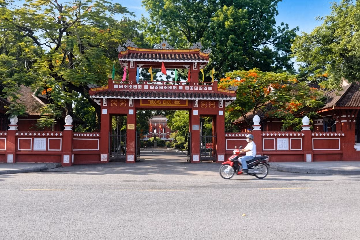 quoc-hoc-hue.jpg