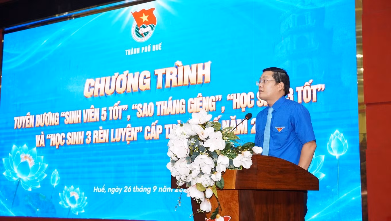 tuyen-duong-hoai.jpg