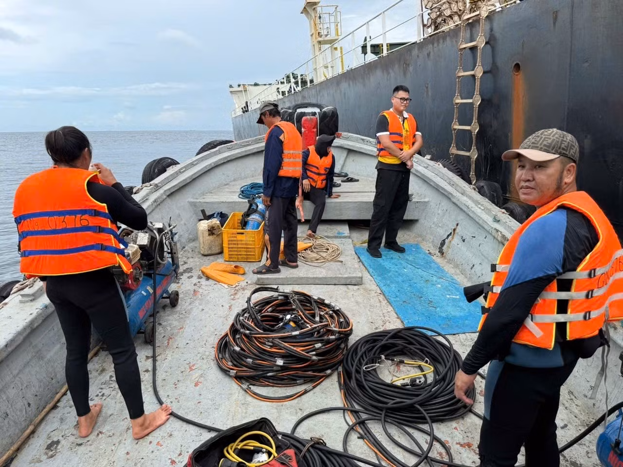 T&agrave;u chở hơn 174.000 tấn quặng gặp sự cố ngo&agrave;i khơi Quảng Ng&atilde;i- Ảnh 2.