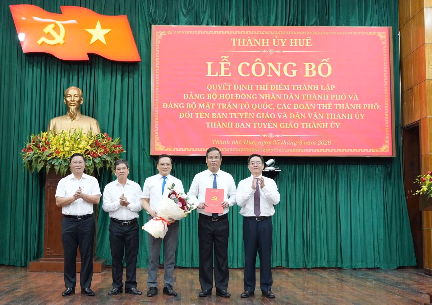 thanh-lap-2-dang-bo-hdnd.jpg