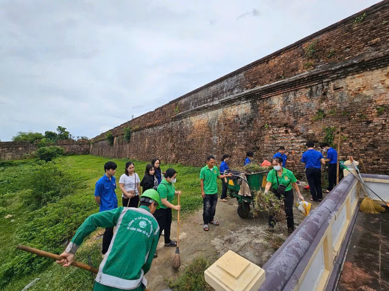 chu-nhat-xanh-hue-7-8.jpg
