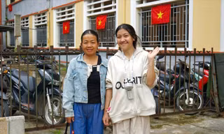 Ngày đầu tiên đến Thủ đô: Ký túc xá Bách khoa mở cửa chào đón mẹ con tân sinh viên Quảng Trị