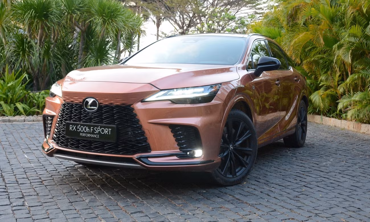 Xe bán chạy nhất của Lexus được làm mới