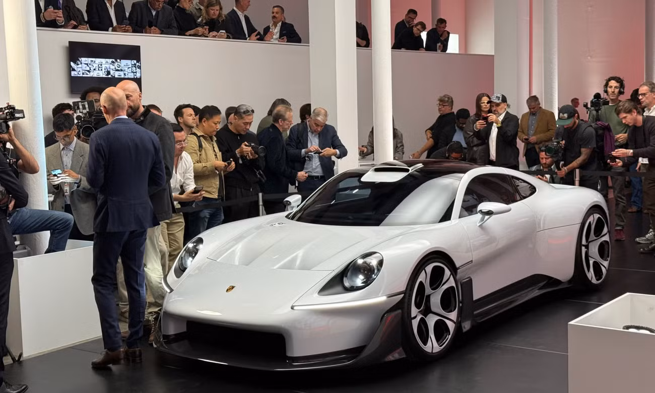 Siêu xe đầu bảng mới của Porsche lộ diện