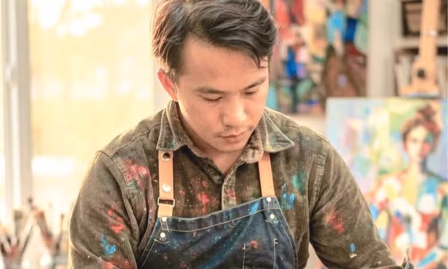 Ngoài hoạt động kinh doanh, Việt Anh dồn tâm sức cho hội họa, điêu khắc & nghệ thuật sắp đặt