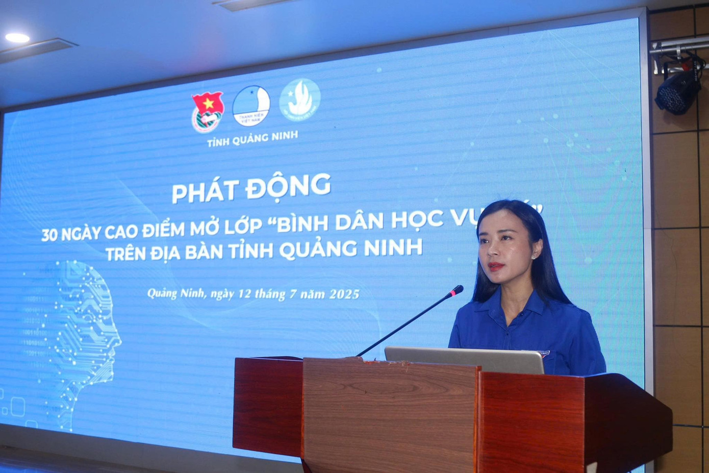 Chị Nguyễn Phương Thảo - Bí thư Tỉnh Đoàn Quảng Ninh phát động tuổi trẻ Quảng Ninh tham gia chiến dịch 30 ngày cao điểm mở lớp phat-dong-30-ngay-cao-diem-mo-lop-bdhv-so.jpg