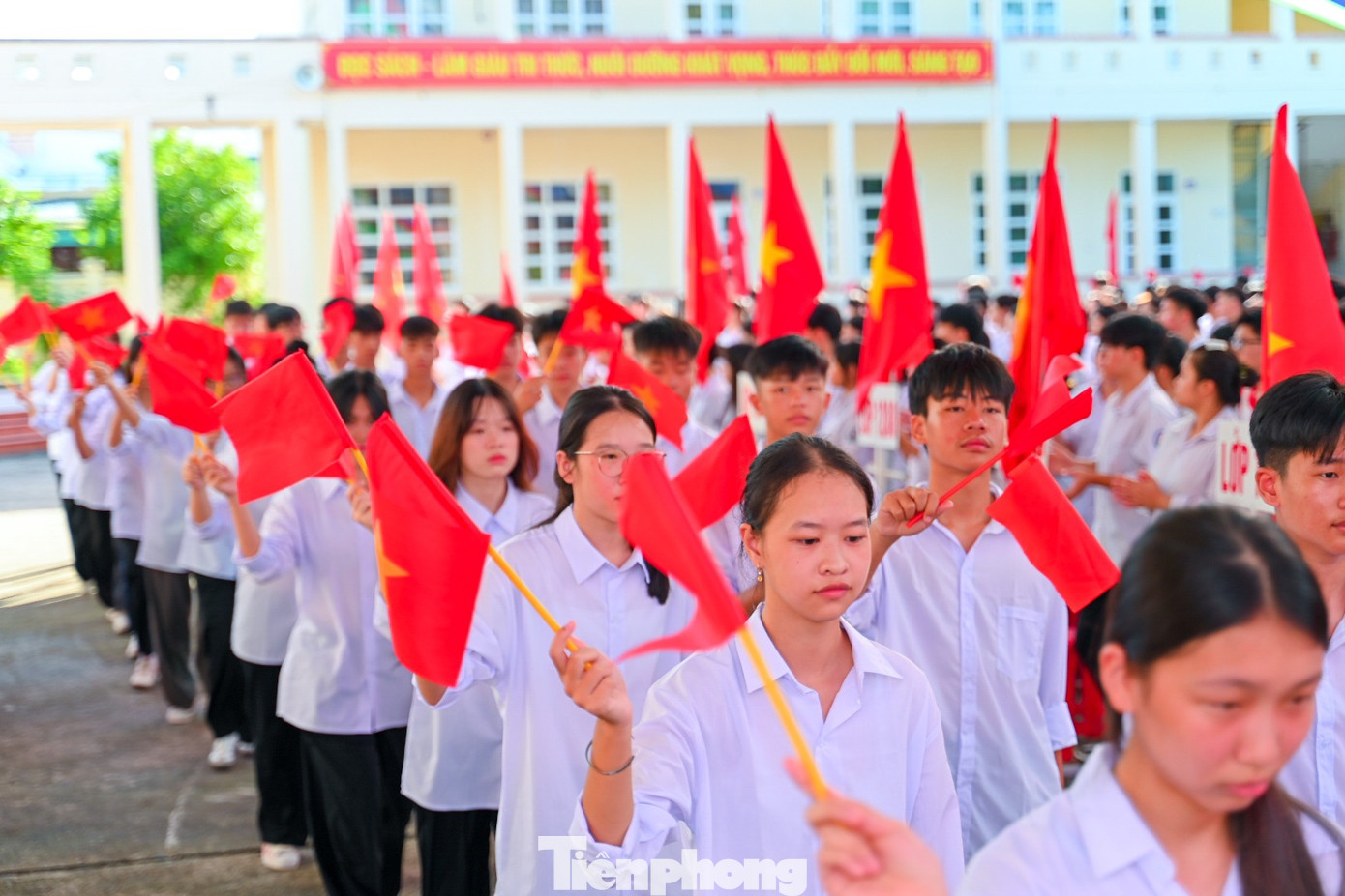 Lễ khai giảng đặc biệt của gần 27 triệu học sinh, giáo viên - Ảnh 11. Lễ khai giảng đặc biệt của gần 27 triệu học sinh, giáo viên - Ảnh 11.