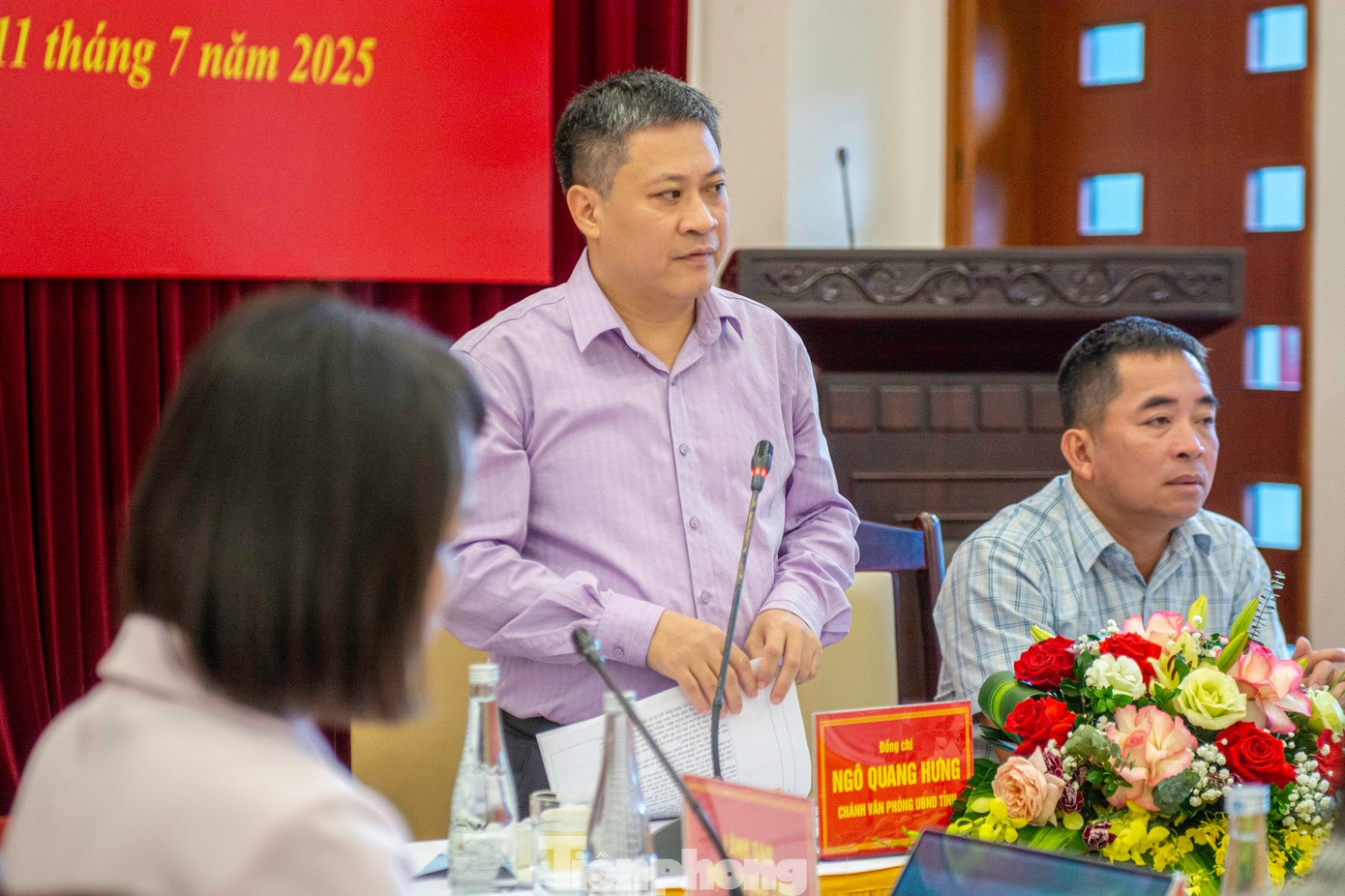 Chánh văn phòng UBND tỉnh thông tin về tình hình kinh tế - xã hội của Quảng Ninh trong 6 tháng đầu năm 2025. Ảnh: Quốc Nam. tp-quocnam-dsc-0730.jpg