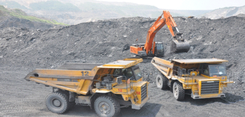 Hưởng ứng đợt thi đua do Giám đốc và Công đoàn phát động, tổ máy xúc Hitachi 16 đã luôn hoàn thành và hoàn thành vượt mức kế hoạch được giao.