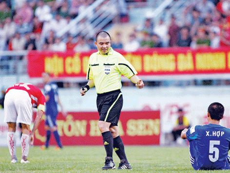 Thanh Hoá tẩy chay tổ trọng tài gây tranh cãi