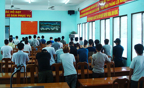 Khi quý ông đi...’dù’