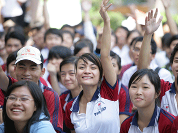Tư vấn tuyển sinh: Đưa đón miễn phí học sinh ở xa