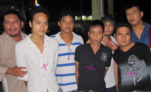 Ba tên Toàn, Hiệp, Hưng (x) bị các “hiệp sĩ” tóm gọn