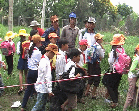 Người dân tham dự phiên tòa. Người dân tham dự phiên tòa