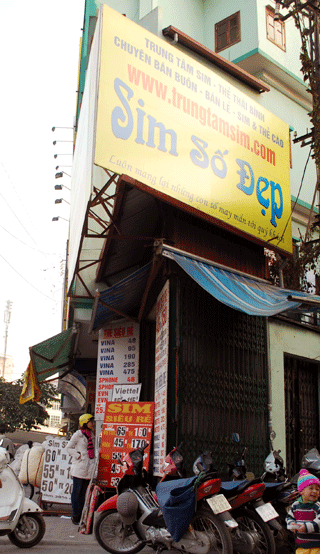 Ngôi nhà siêu mỏng hinh tam giác gần Ngã Tư Vọng.. Ngôi nhà siêu mỏng hinh tam giác gần Ngã Tư Vọng.