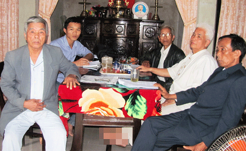 Đại diện những người làm đơn khiếu nại. Đại diện những người làm đơn khiếu nại