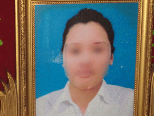 Thiếu nữ đi bắt ốc bị hiếp, giấu xác vào cống