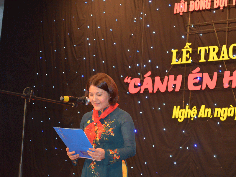 10 giáo viên đạt giải “Cánh én hồng” lần thứ III