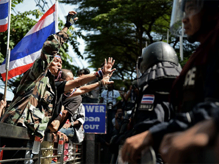 Án binh bất động