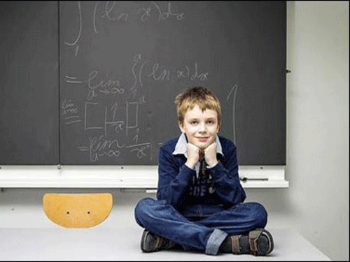 Thần đồng toán học vào đại học năm 10 tuổi