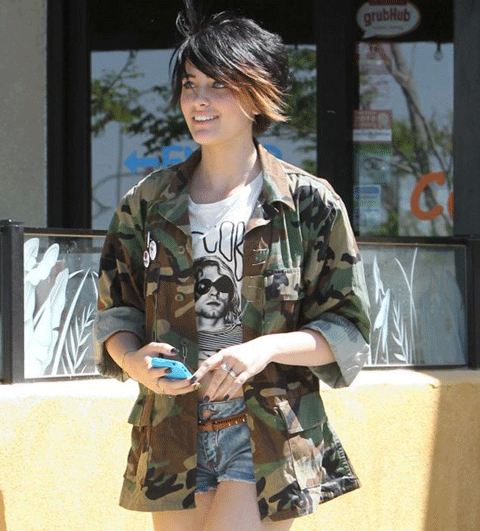 Paris là con gái duy nhất của ông vua nhạc Pop Michael Jackson. . Paris là con gái duy nhất của ông vua nhạc Pop Michael Jackson.