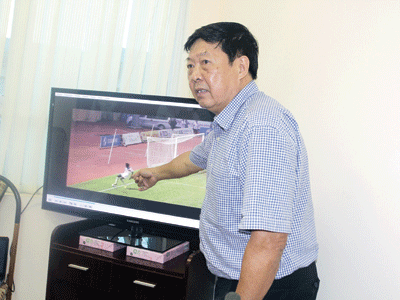 Bầu Đệ lại 'tấn công' trọng tài