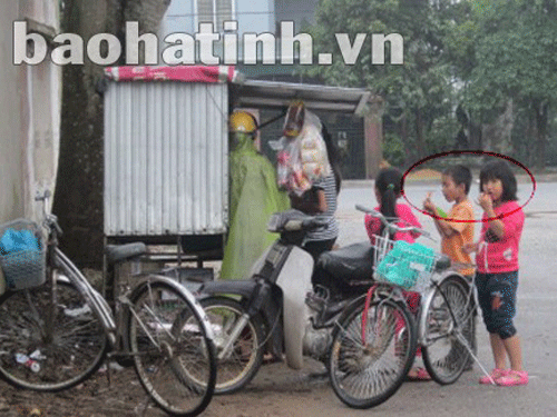 ‘Thịt hổ’ giá bèo bao vây trường học