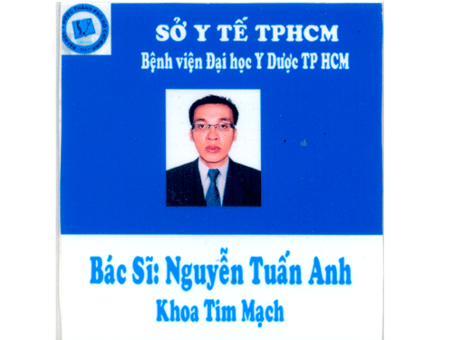 Bảng tên bác sĩ do Tuấn Anh tự làm. Bảng tên bác sĩ do Tuấn Anh tự làm