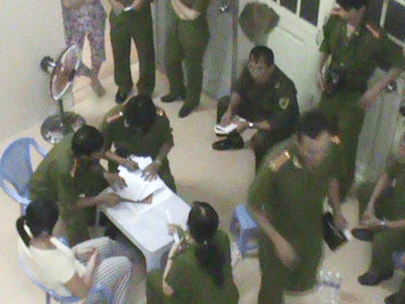 Tổ công tác lập biên bản kiểm tra