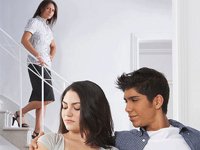 Chồng sắp cưới của con gái là người tình cũ của tôi