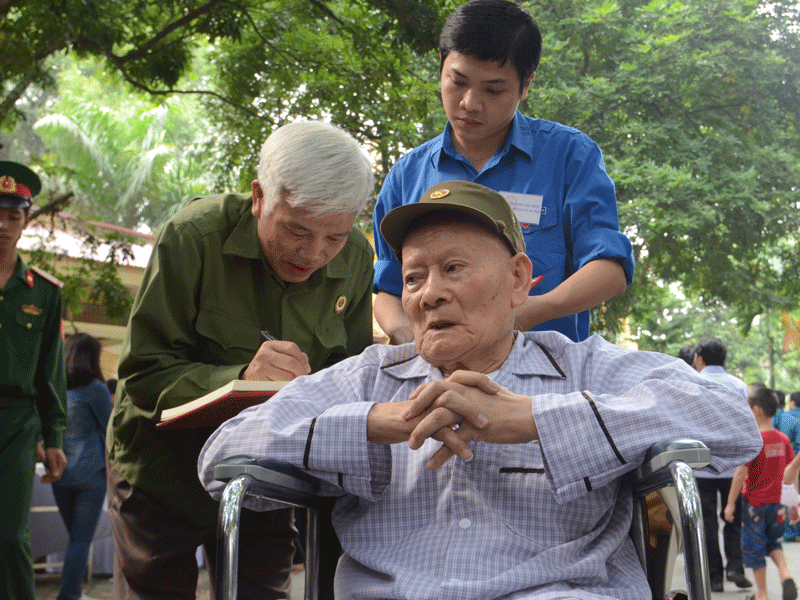 Lòng dân hướng về Đại tướng Võ Nguyên Giáp