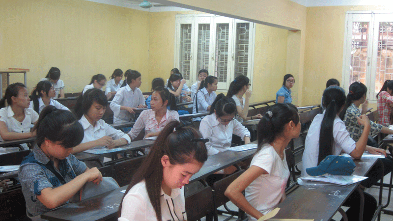 Thí sinh nghe quy chế thi 