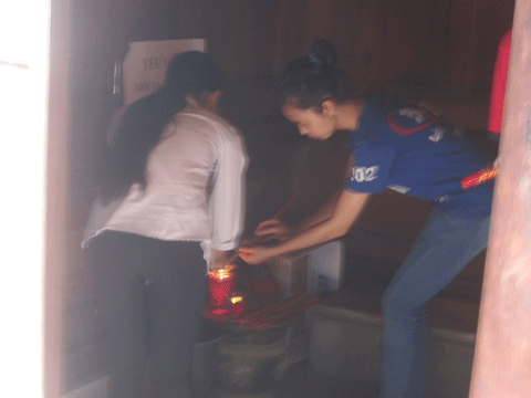 Rất ít sĩ tử thắp hương cầu may