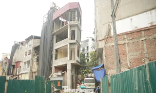 Kiến trúc kỳ dị của những căn nhà mặt đường Vành đai 1 Hà Nội