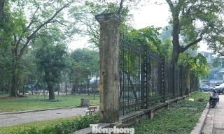 Công viên hơn 100 tuổi ở Hà Nội hạ rào, mở không gian xanh