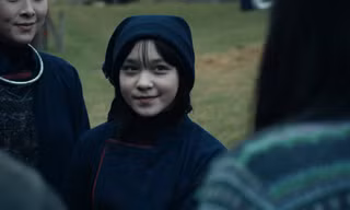 Sao nhí Thái Lan Nina Nutthacha Padovan tỏa sáng trong phim kinh dị Việt