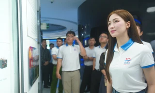 Hòa Minzy, Đức Phúc cùng các Gương mặt trẻ tham quan, trải nghiệm 'bảo tàng số' 