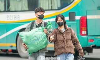 Bến xe Hà Nội đông đúc trong ngày cuối nghỉ Tết Dương lịch