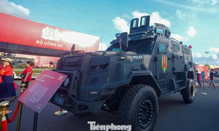 Ngắm dàn xe bọc thép, chống khủng bố của Bộ Công an tại triển lãm thành tựu đất nước