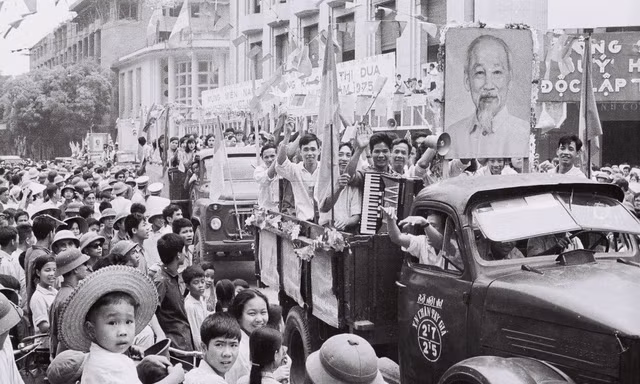 Hà Nội ngày 30/4/1975 qua ống kính cố phóng viên ảnh Mai Nam 