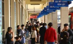 Cửa ngõ, bến xe Hà Nội tấp nập, người dân hối hả về quê đón Tết