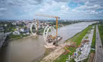 Lạ mắt kiến trúc cây cầu qua sông Đuống sắp về đích