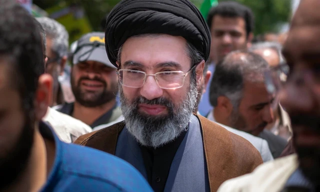 Khói bốc lên ở thủ đô Tehran của Iran sau một vụ không kích ngày 6/3. Ảnh: TOI Media.