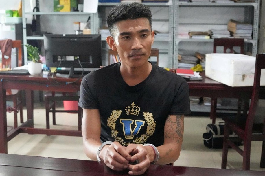 Đối tượng Hà Văn Thìn tại cơ quan Công an images2028589-8b6a22f4ca2e7c70253f3.jpg