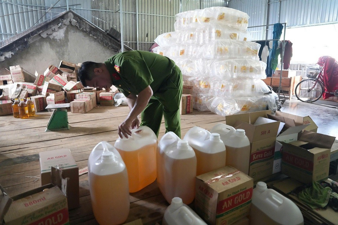 Công an kiểm tra Công ty TNHH thương mại An Thịnh Food images2049920-1-7.jpg